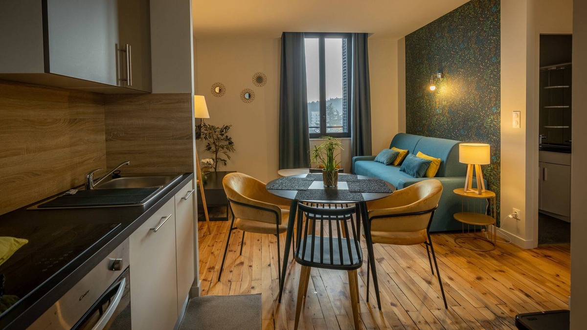 Chatel-Guyon Apartment | Apartment-4 people-Ensuite with Bath -Garden View