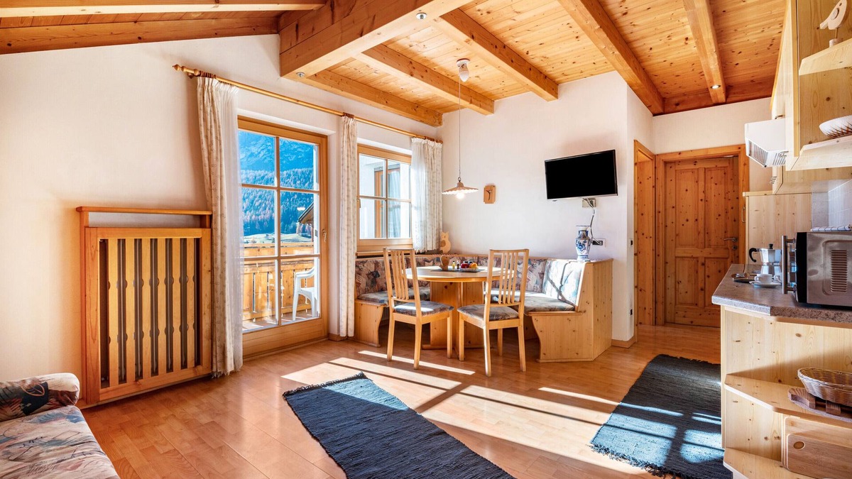 Badia Apartment | Apartment '4' with Mountain View, Shared Garden and Wi-Fi