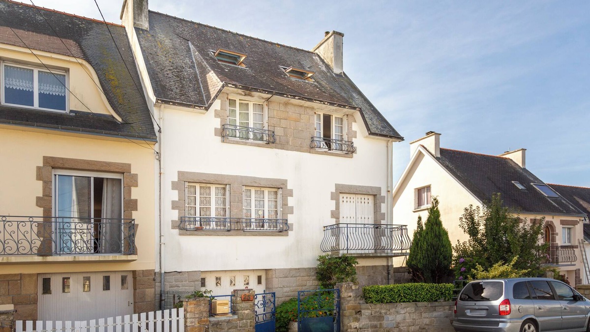 Treboul Apartment | Apartment '400m Du Port' with Sea View, Shared Garden and Wi-Fi