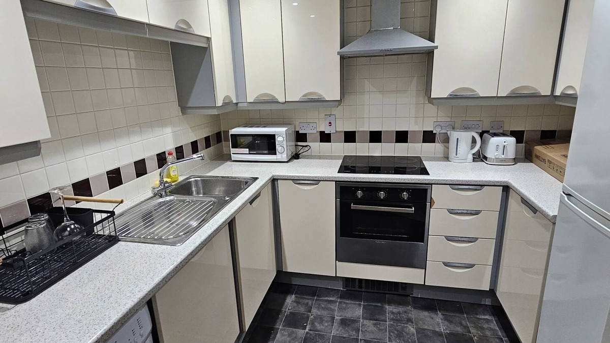 Salford Apartment | Apartment, 5 minutes walk to Manchester City center