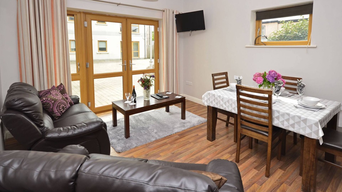 Letterfrack Cottage | Apartment 704 Letterfrack - sleeps 5 guests in 3 bedrooms