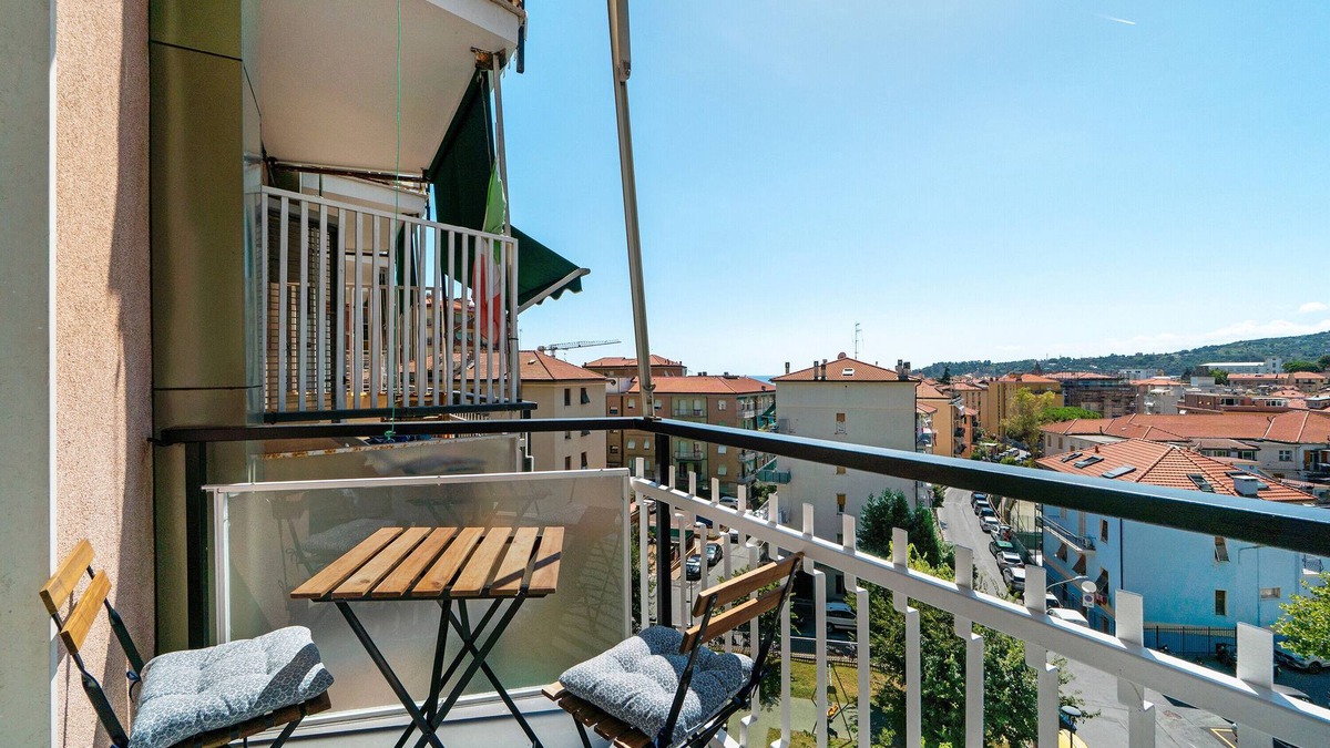 Varazze Apartment | Apartment 'A Prima Vista Varazze' with Sea View, Wi-Fi and Air Conditioning