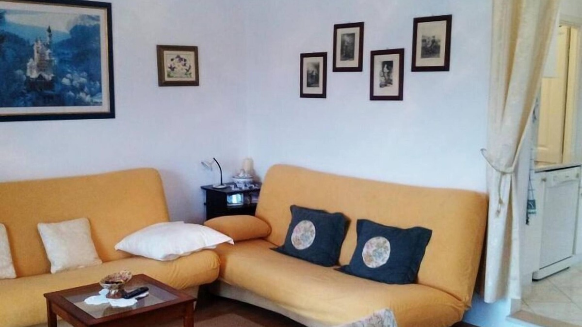 Splitska Apartment | Apartment Agata - Two Bedroom Apartment with Terrace and Sea View (ST)