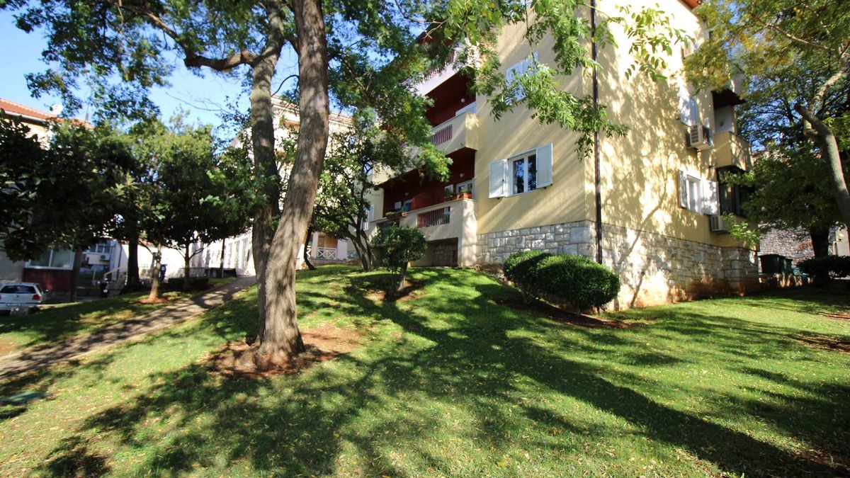 City Center Apartment | Apartment Agata with sea view and close to the beach