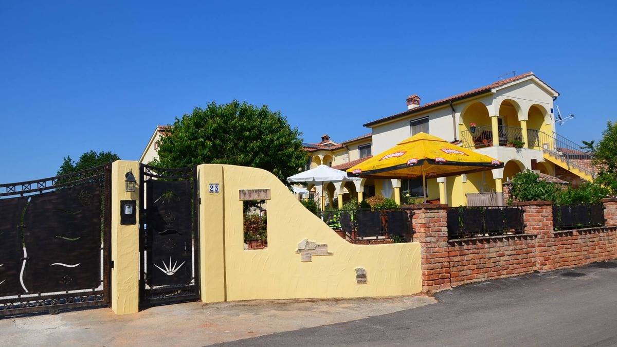 Nova Vas Apartment | Apartment Anna for up to 3 people