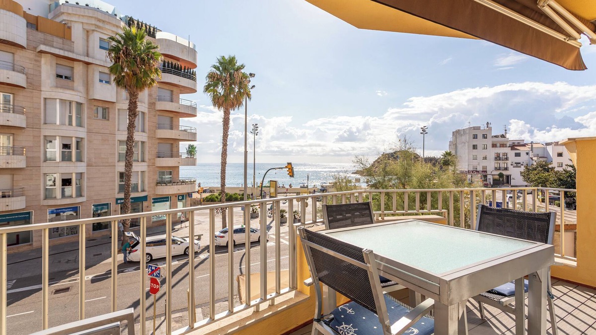 Blanes Apartment | Apartment 'Apartament Palomera' with Sea View, Wi-Fi and Air Conditioning