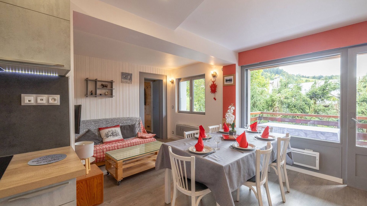 Le Chinaillon Apartment | Apartment 'Appartement Spacieux 6 Personnes' with Mountain View, Private Terrace and Wi-Fi