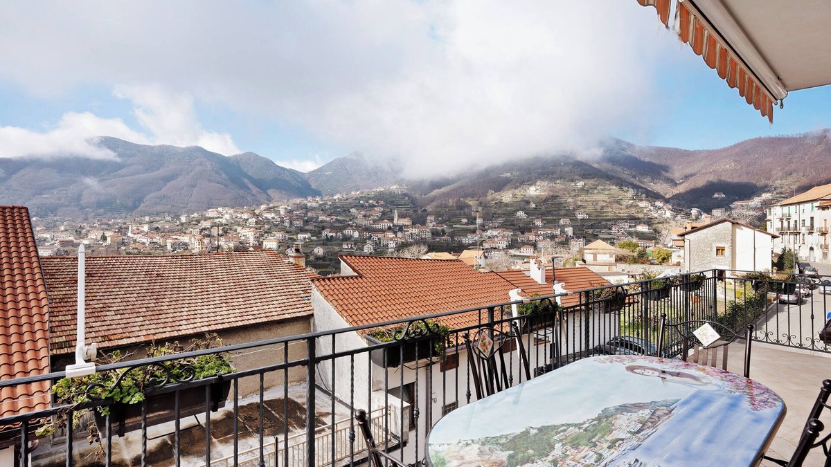 Agerola Apartment | Apartment 'Appartamento Sofia Loren' with Sea View, Wi-Fi and Air Conditioning