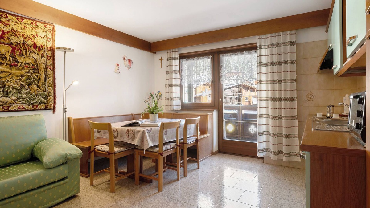 Canazei Apartment | Apartment 'Appartamento 4 Persone' with Mountain View, Balcony and Wi-Fi