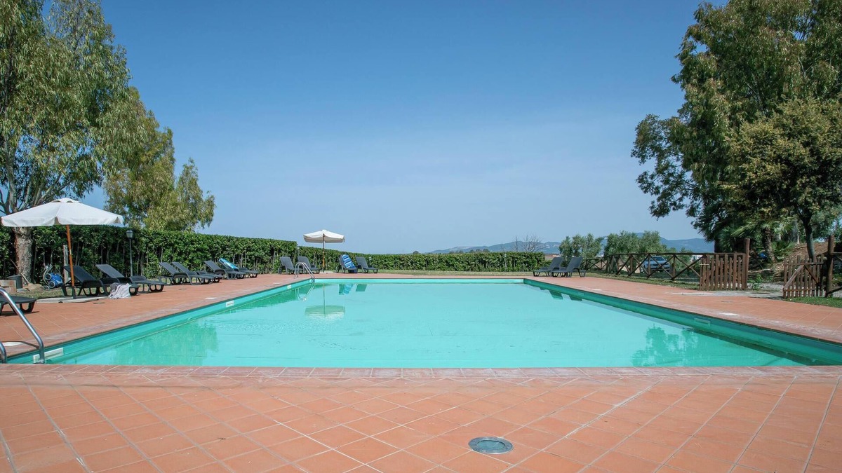Riotorto Apartment | Apartment 'Appartamento Gorgona' with Sea View, Wi-Fi and Air Conditioning