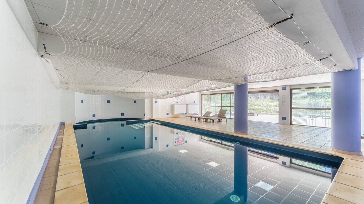 Uzes Apartment | Apartment 'Appartement Des Cedres' with Private Terrace, Wi-Fi and Air Conditioning