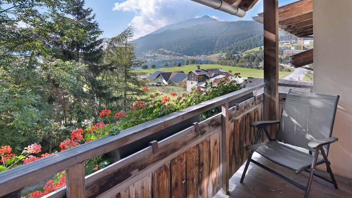 Resia Apartment | Apartment 'Appartements Egart 1' with Lake View, Balcony and Wi-Fi