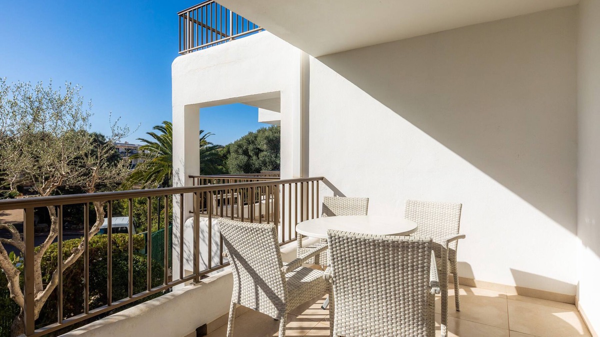 Cala Ferrera Apartment | Apartment 'Aquamarina 5' with Shared Pool, Wi-Fi, and Air Conditioning