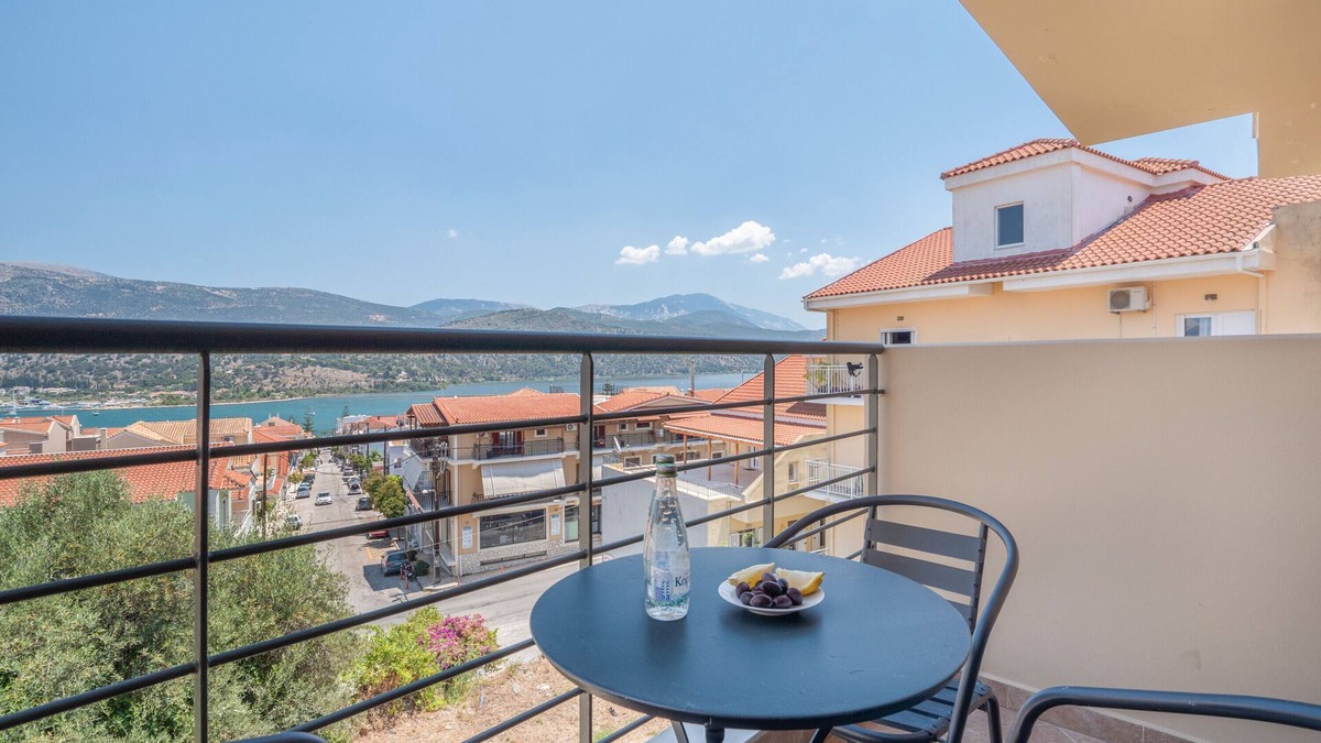 Kefalonia Apartment | Apartment 'Ardavani City 11' with Shared Terrace, Wi-Fi and Air Conditioning