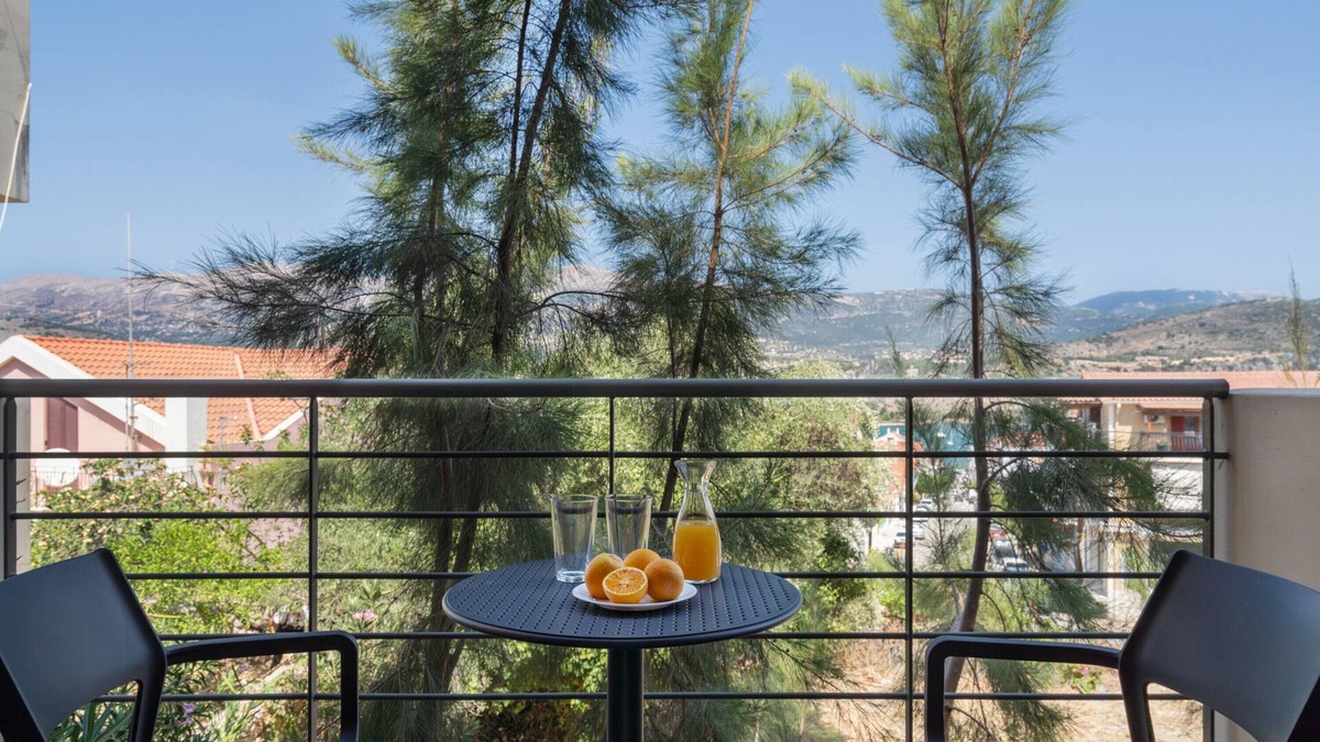 Kefalonia Apartment | Apartment 'Ardavani City 4' with Shared Terrace, Shared Garden and Air Conditioning
