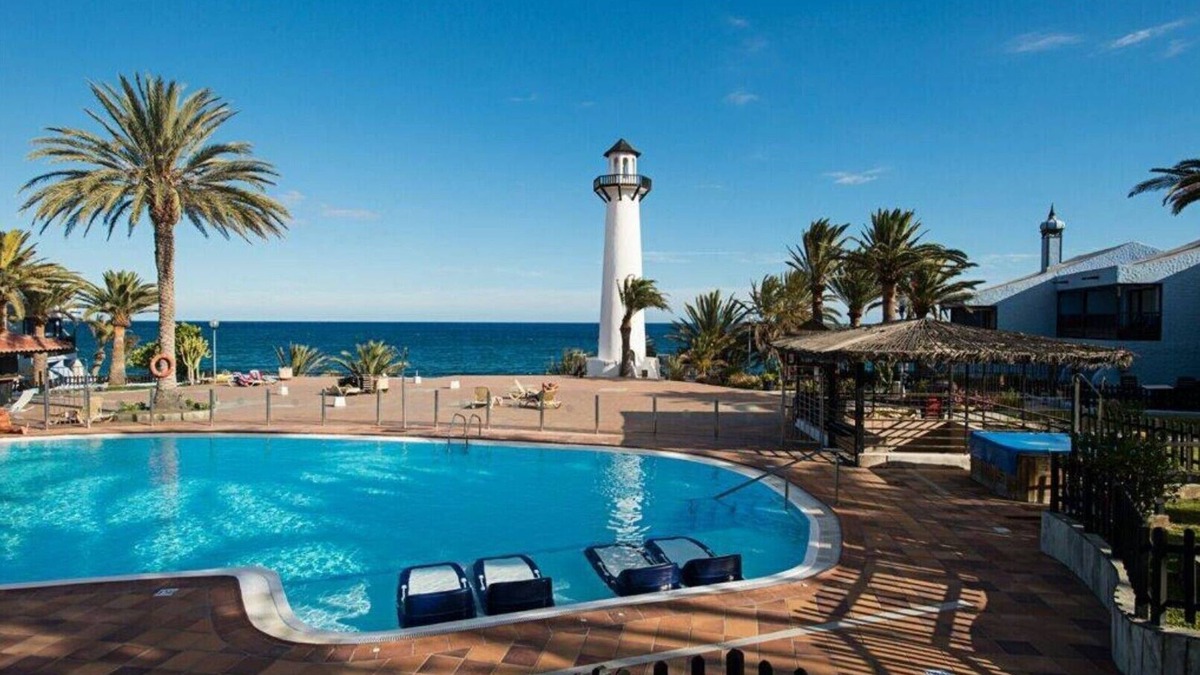 Playa del Aguila Apartment | Apartment at the beach