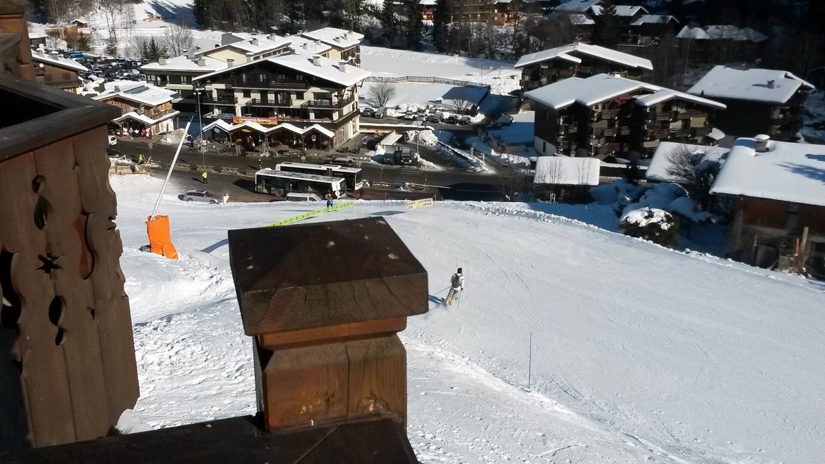 Les Houches Apartment | Apartment at the foot of the slopes with heated pool