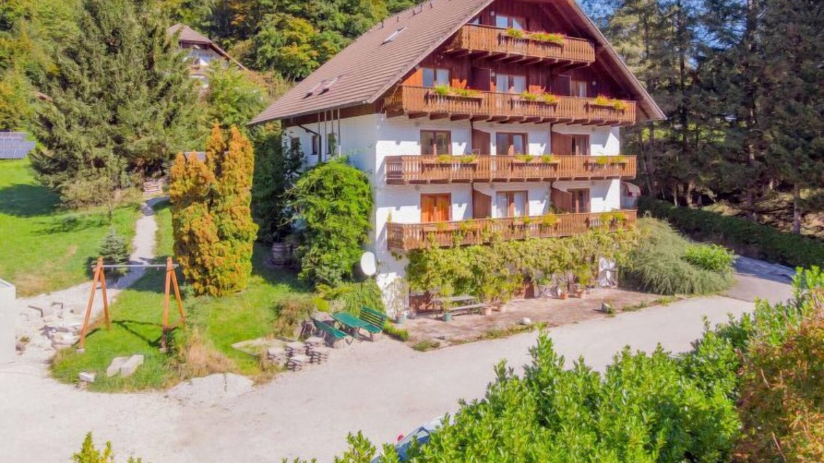 Unterach am Attersee Apartment | Apartment Sterngut in Unterach am Attersee - 4 persons, 1 bedrooms