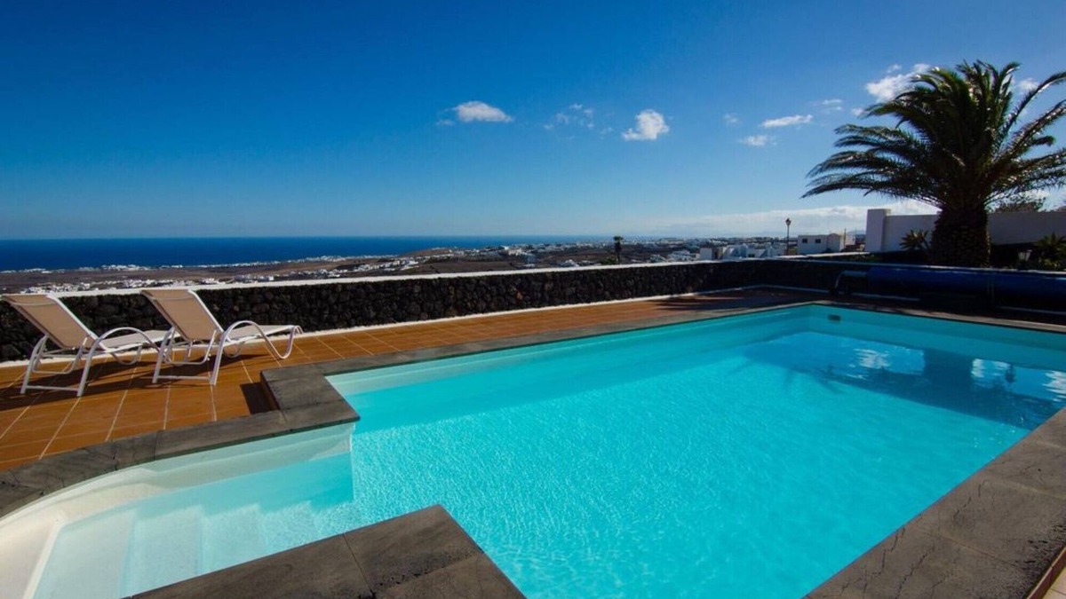 Tias Apartment | Apartment away from the crowd, with fantastic sea and panoramic views
