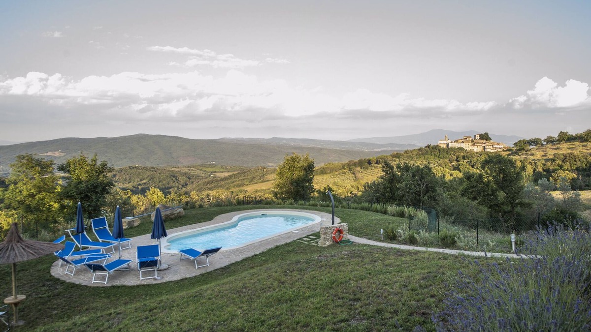 Civitella Paganico Apartment | Apartment B with Pool San Ansano