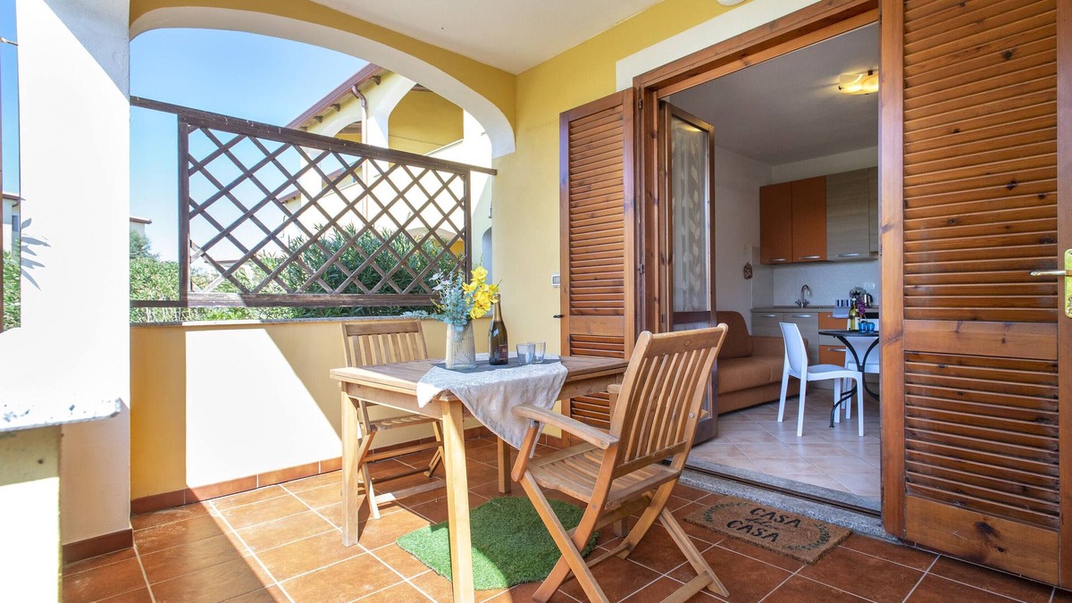 Pirotto Li Frati House | Apartment "Baia delle Mimose 50 Meters from the Sea" with Private Garden & A/C