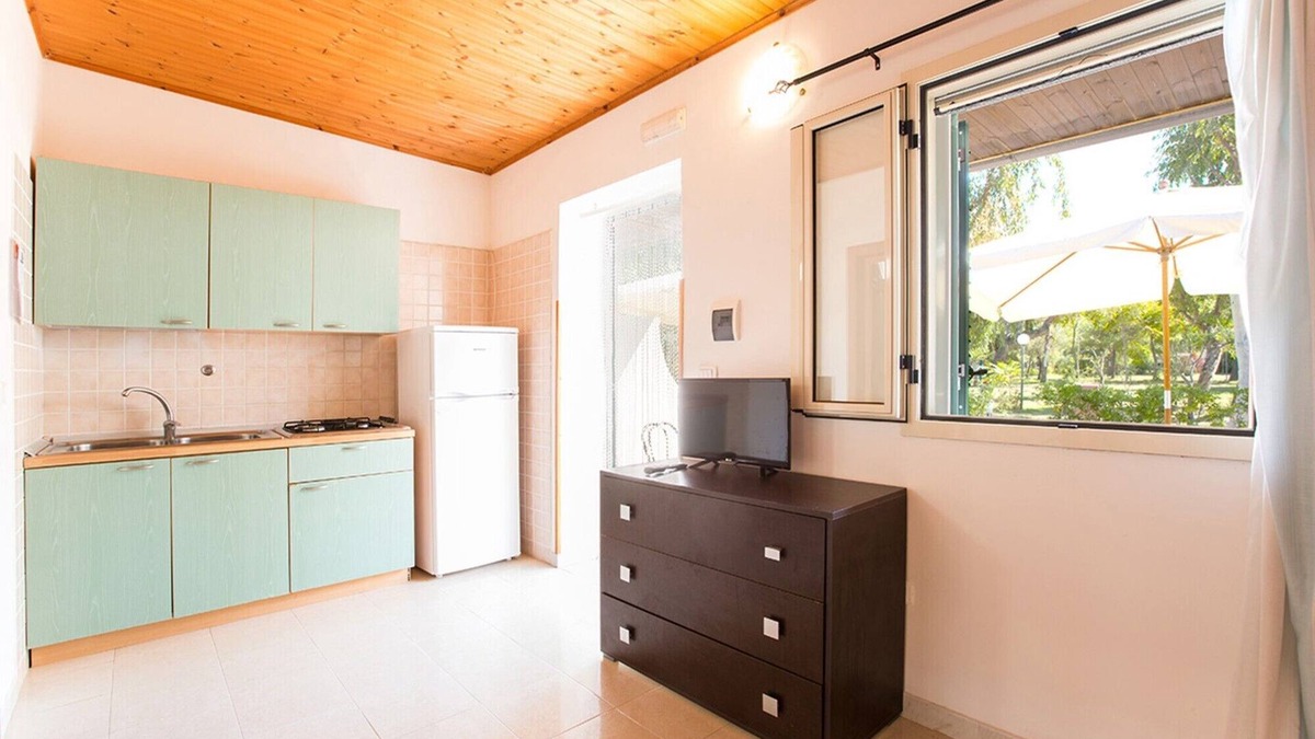 Chiesiola Apartment | Apartment 'Baia Falcone - Comfort 209' with Sea View, Wi-Fi and Air Conditioning