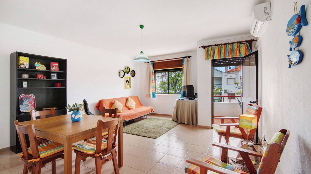 Manta Rota Apartment | Apartment 'Beach House-5 Minutos A Pé Da Praia' with Shared Garden, Wi-Fi and Air Conditioning