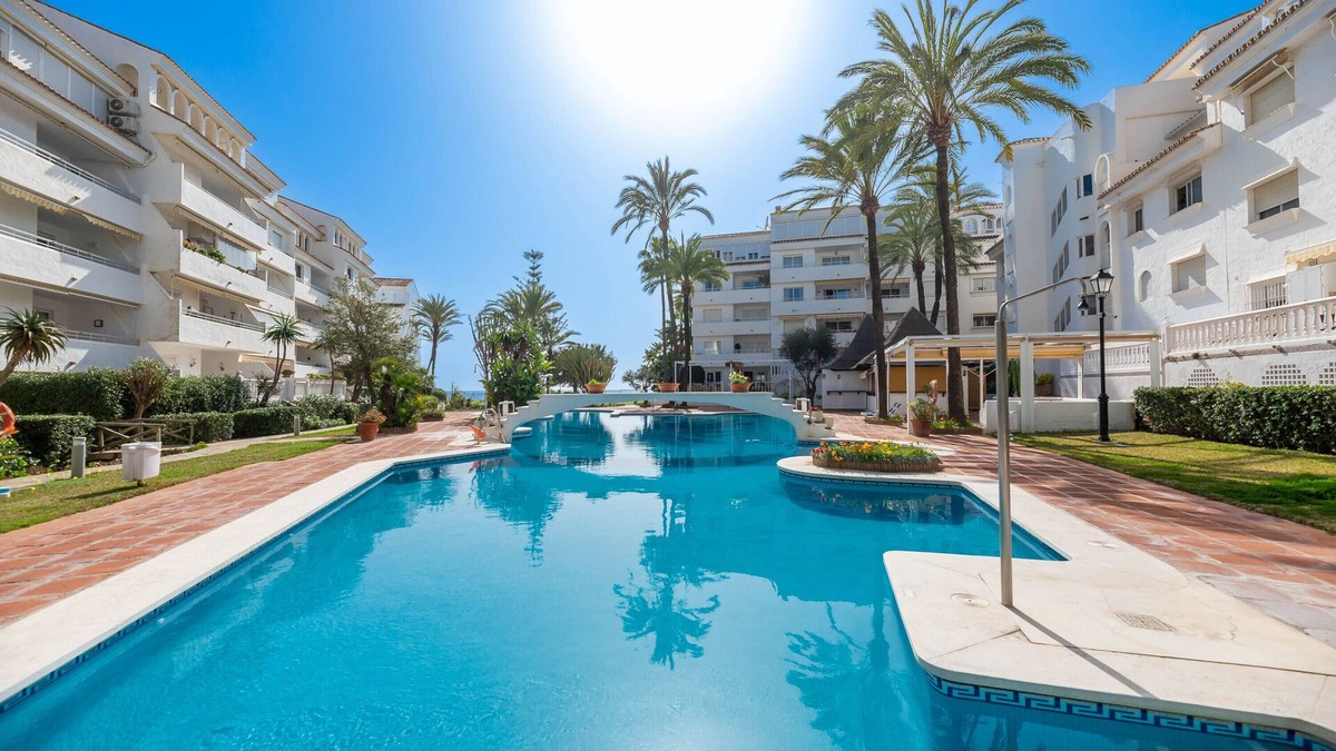 Marbella Apartment | Apartment 'Beach Marbella' with Sea View, Pool and Air Conditioning