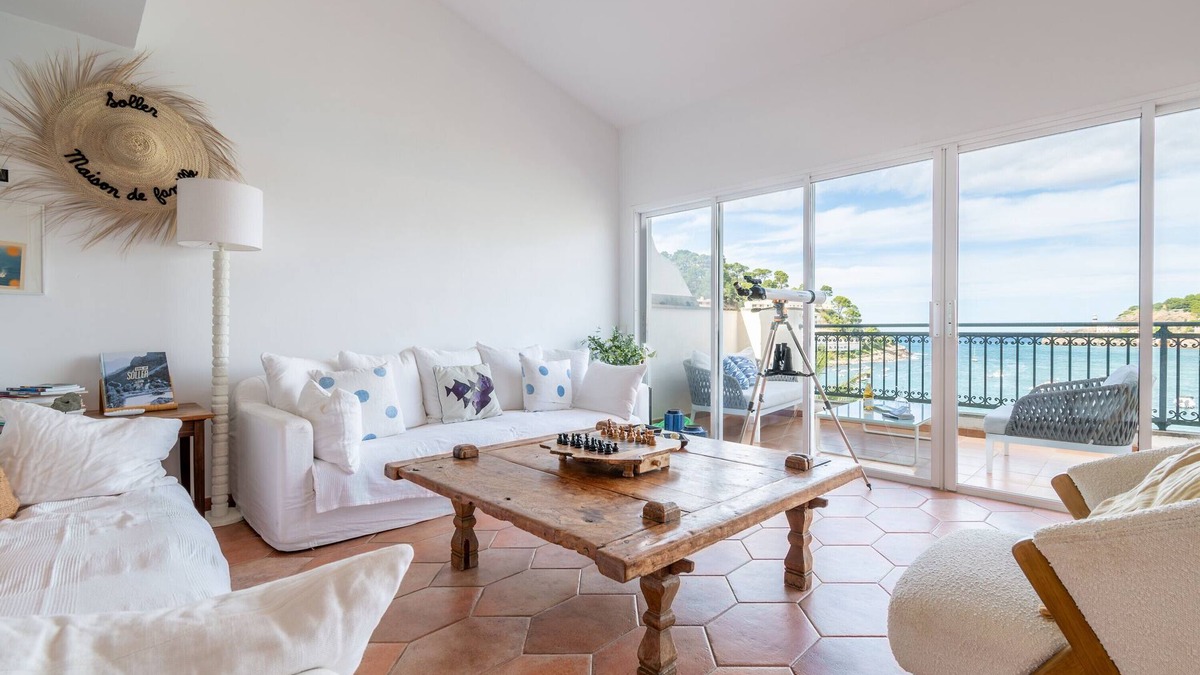 Puerto de Soller Apartment | Apartment 'Beachfront Port De Soller' with Private Terrace, Wi-Fi and Air Conditioning