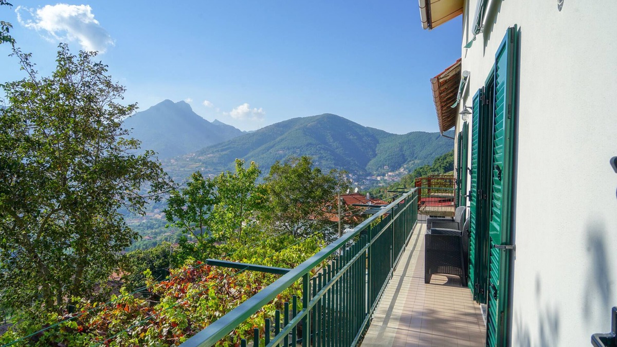 Agerola Apartment | Apartment 'Bella Veduta' with Sea View and Mountain View