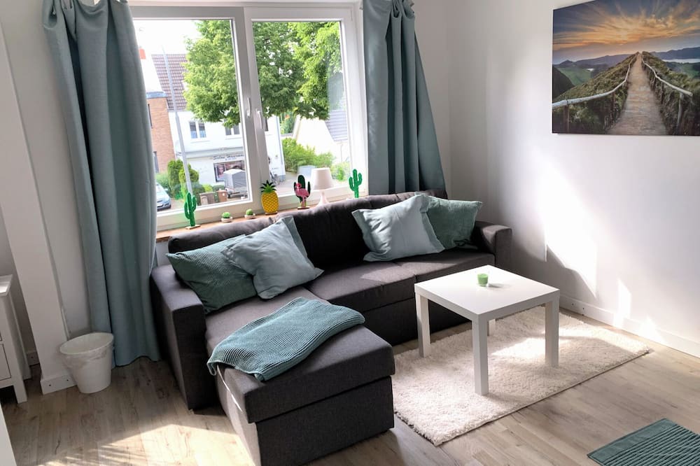 Huxtertor/Muhlentor/Gartnergasse Apartment | Apartment 'Bella Verde' with Balcony and Wi-Fi