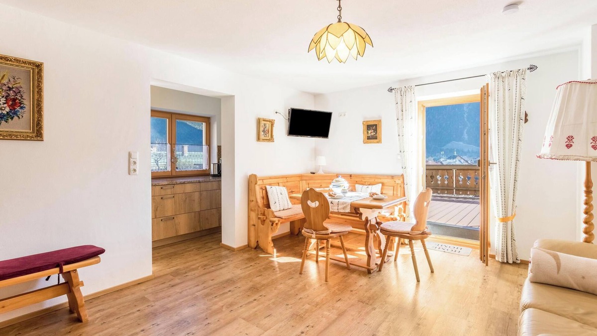 Mittenwald Apartment | Apartment "Bernstein" Near the Ski Lift with Mountain View, Wi-Fi, Balcony & Terrace