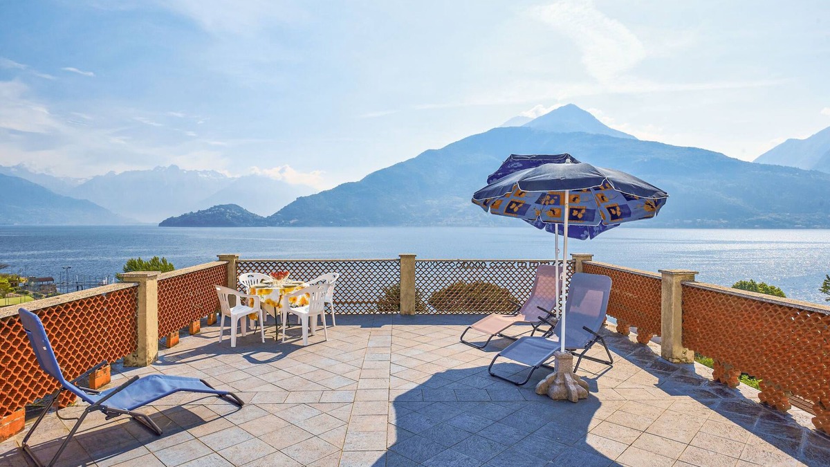 Calozzo Apartment | Apartment Bianca by Interhome