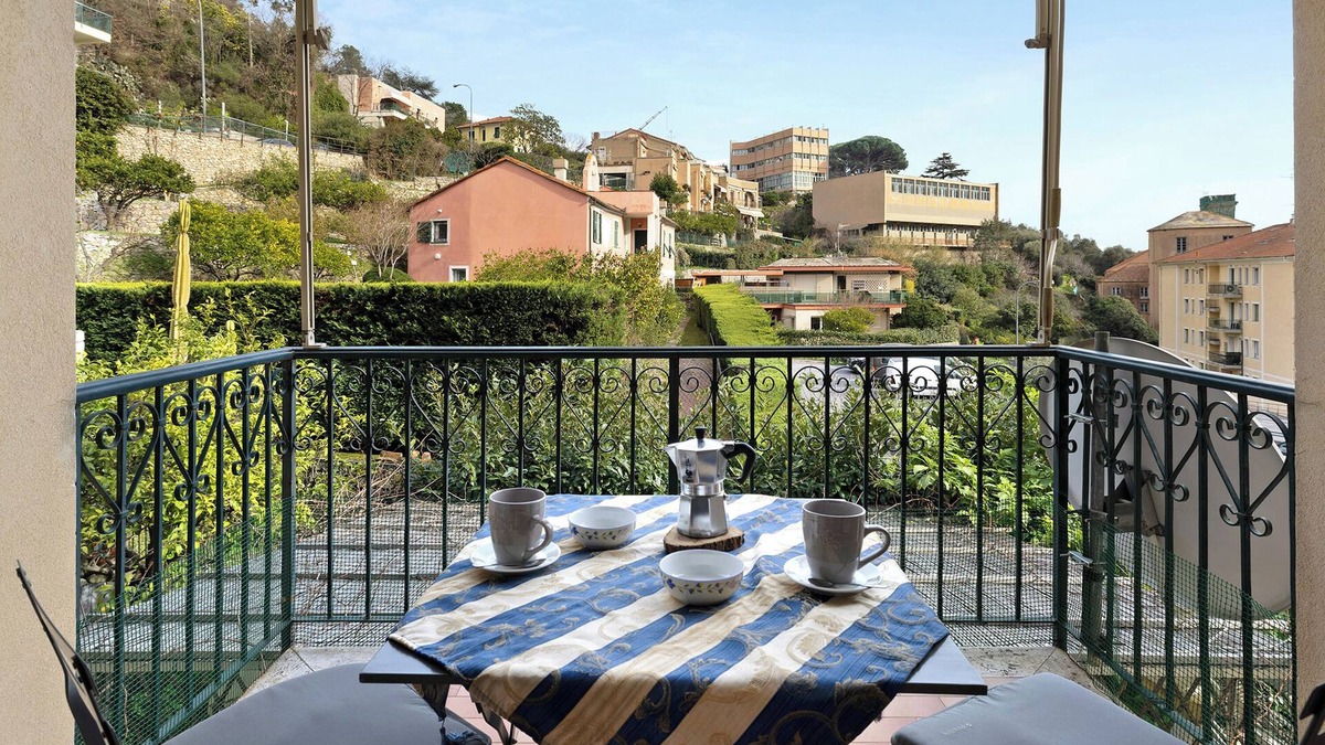 Finalborgo Apartment | Apartment Bilocale sul Borgo with Balconies & Wi-Fi