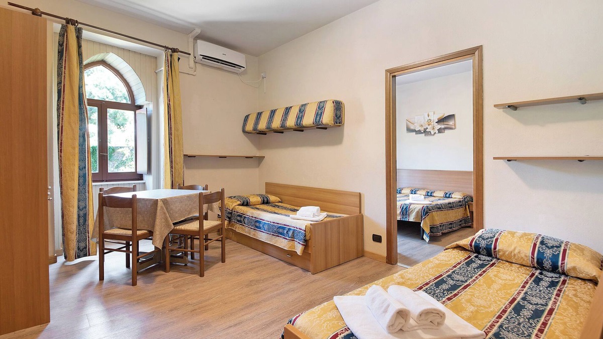 Moneglia Apartment | Apartment Bilocale Moneglia 31 close to the Beach with Shared Pool & Wi-Fi