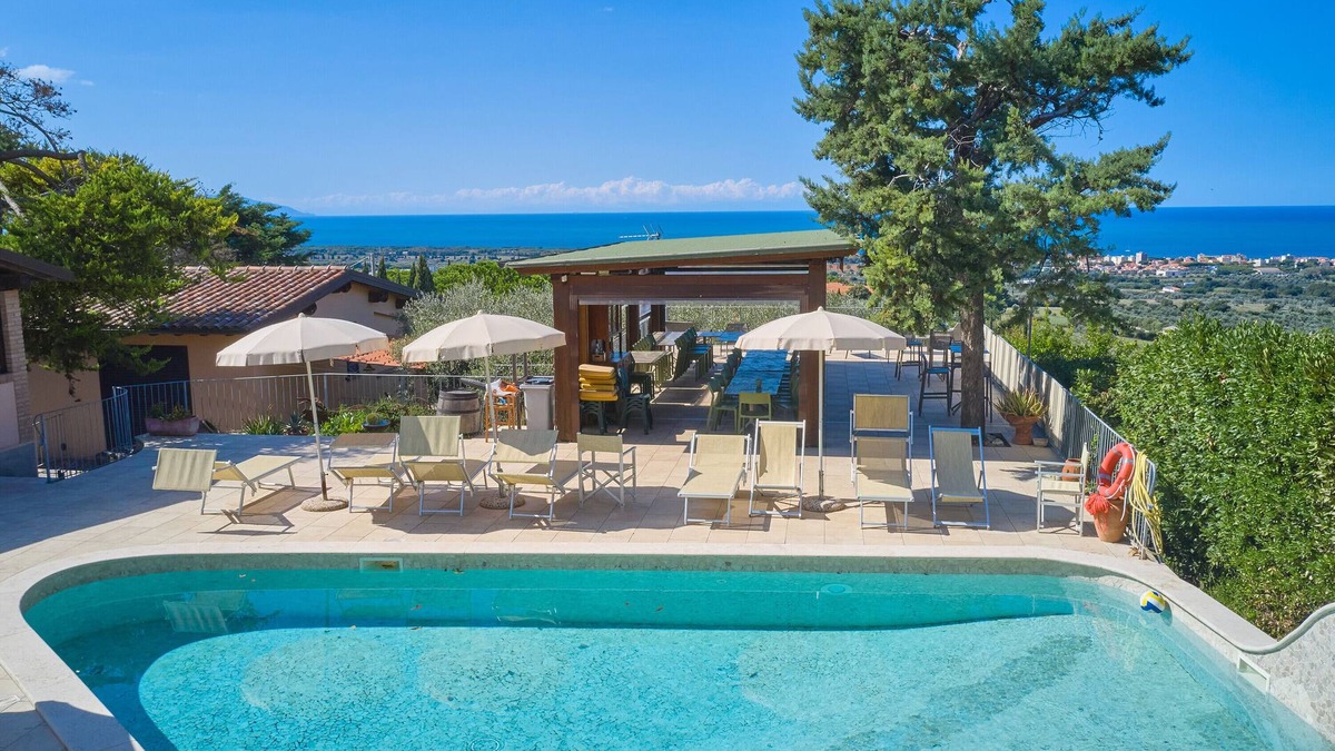 San Vincenzo Apartment | Apartment "Blu" with Sea View, Shared Pool & Wi-Fi