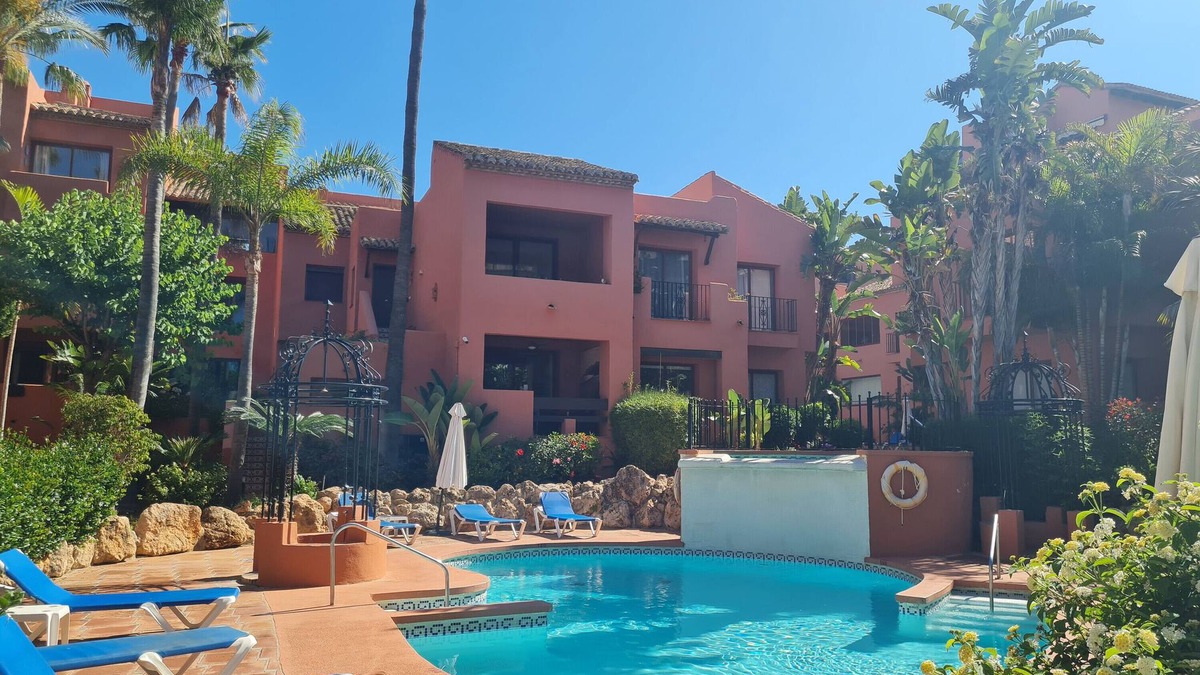 Nikki Beach Apartment | Apartment "Boutique Penthouse Elviria Beachside" with Pool, 2 Terraces & Wi-Fi
