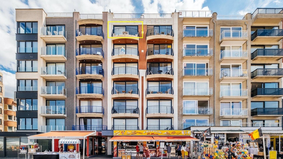 Koksijde-Bad Apartment | Apartment by Zeedijk with Sea View