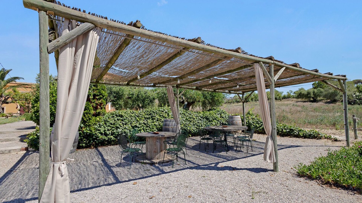 San Martin Sarroca Apartment | Apartment 'Cal Tuyà De Baix' with Shared Pool, Shared Terrace and Shared Garden