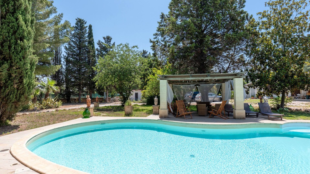 Uggiano Montefusco Apartment | Apartment 'Casina San Martino' with Shared Pool, Wi-Fi and Air Conditioning