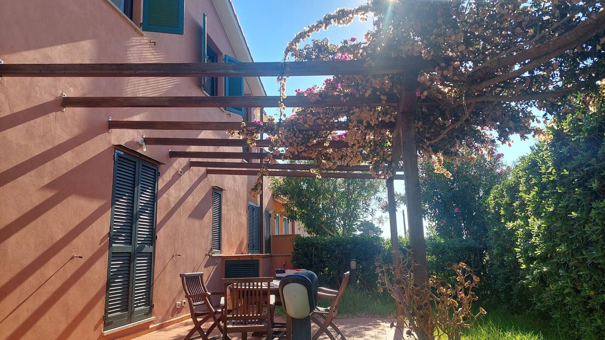 Cavo Apartment | Apartment Cala Azzurra - with large garden and a stone's throw from the sea