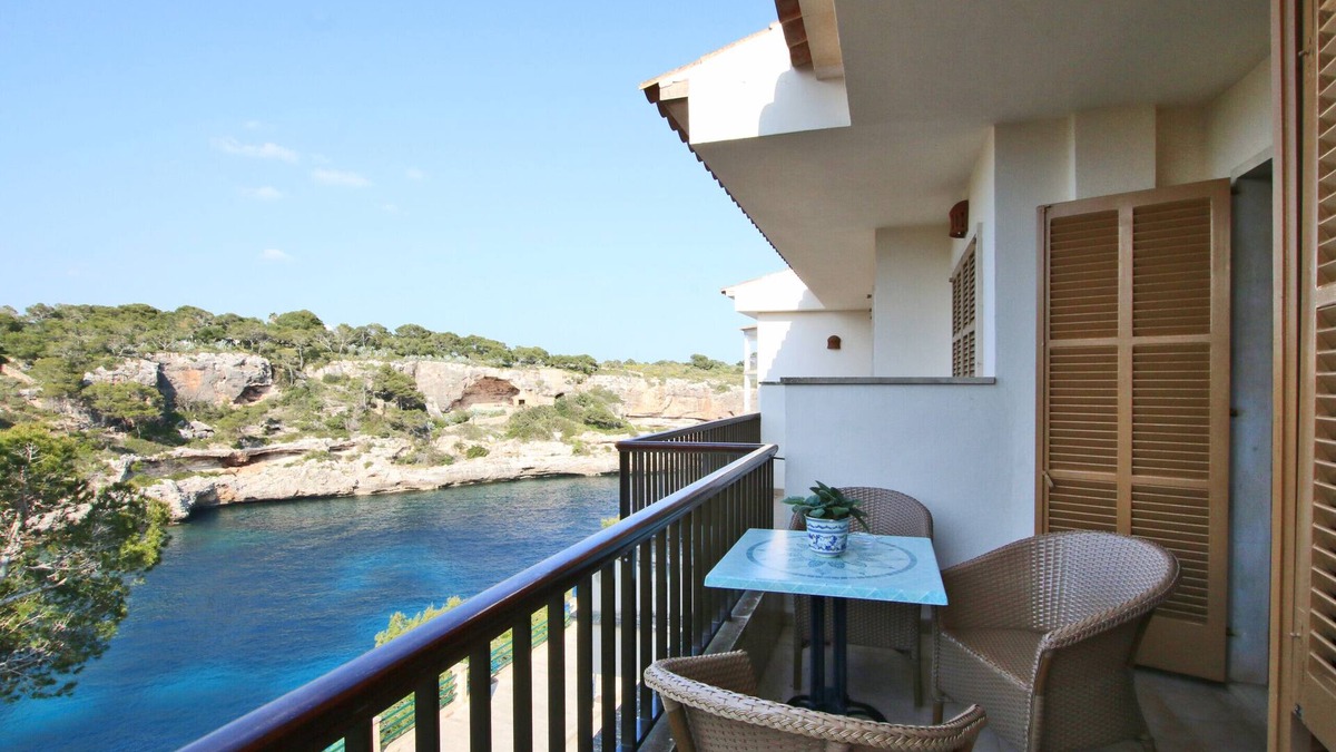 Cala Figuera Apartment | Apartment 'Cala Figuera 3b' with Sea View, Wi-Fi and Air Conditioning