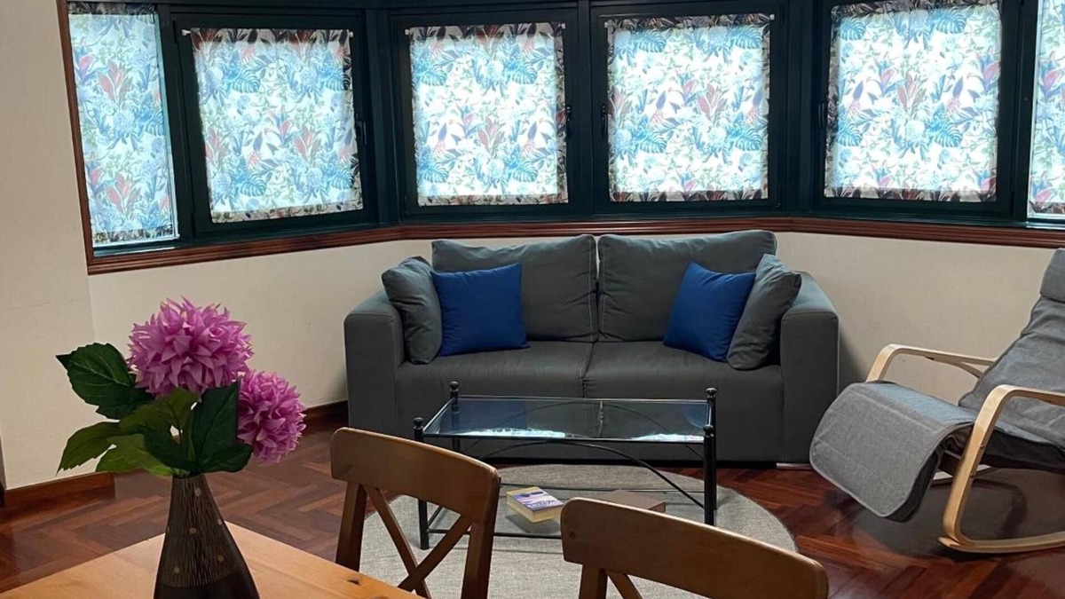 Cangas Apartment | Apartment 'Cangas Piso Completo' near the beach