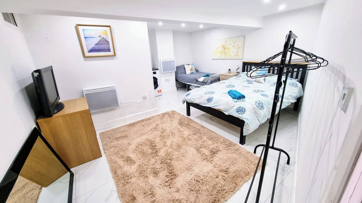 Huddersfield Apartment | Apartment Canal side Huddersfield