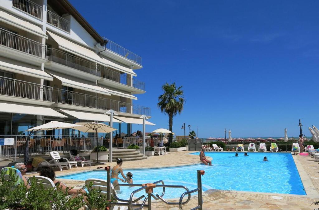 Roseto degli Abruzzi Apartment | Apartment Casa del Mar-2 by Interhome