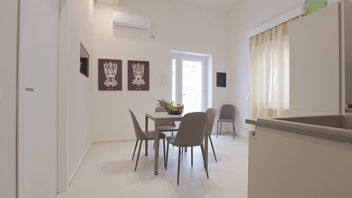 Agrigento Apartment | Apartment 'Casa Ancora' with Private Terrace, Wi-Fi and Air Conditioning