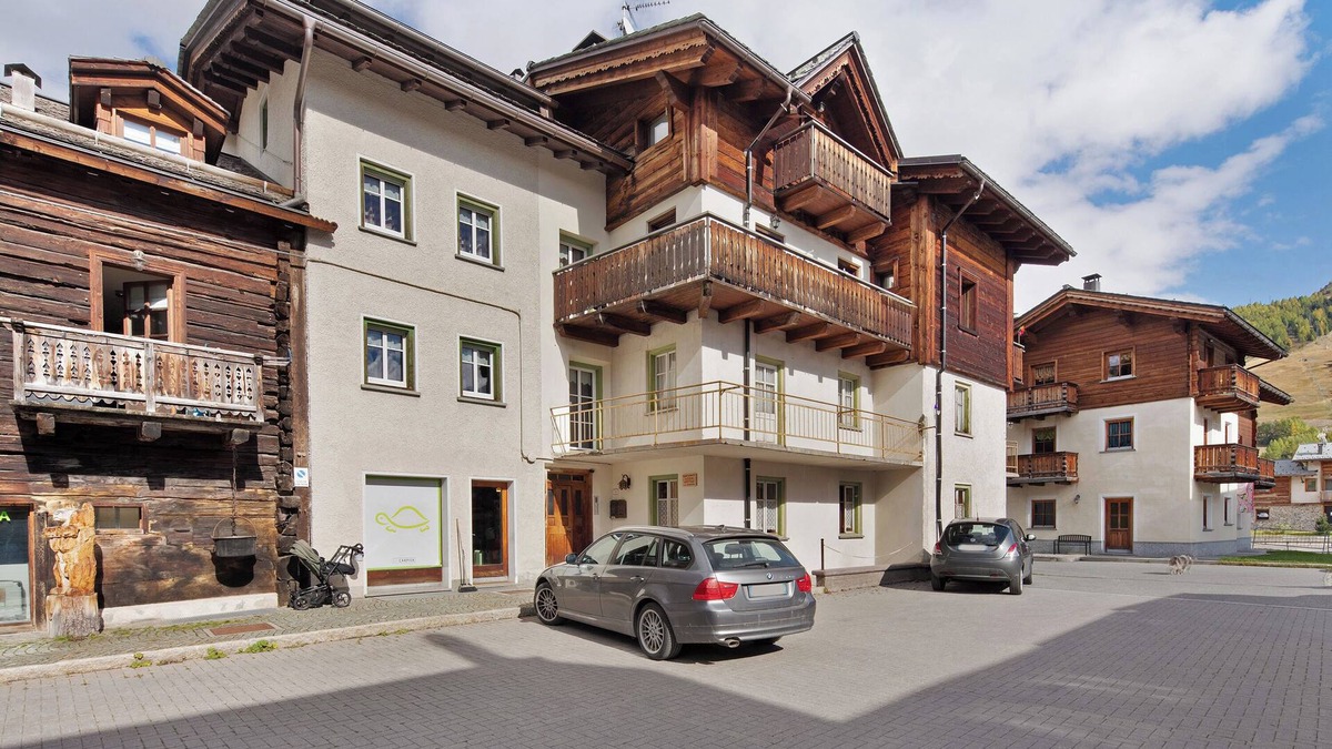 Livigno Apartment | Apartment 'Casa Daniele-Appartamento Livia' with Mountain View, Balcony and Wi-Fi