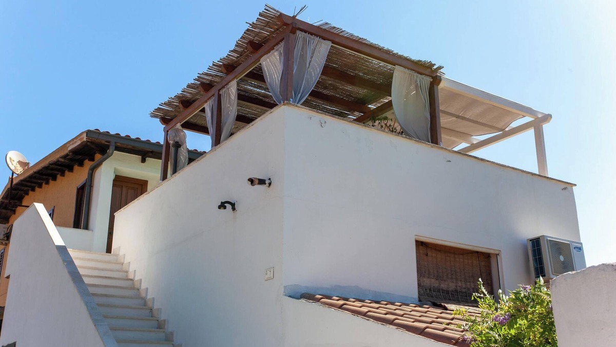 Sos Alinos Apartment | Apartment Casa Euforbia near the Beach with A/C, Shared Terrace & Balcony