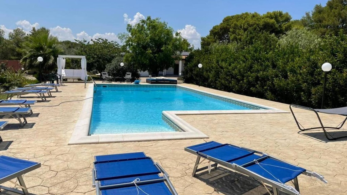 Galatina House | Apartment 'Casa Federico' with Shared Pool, Private Terrace and Air Conditioning