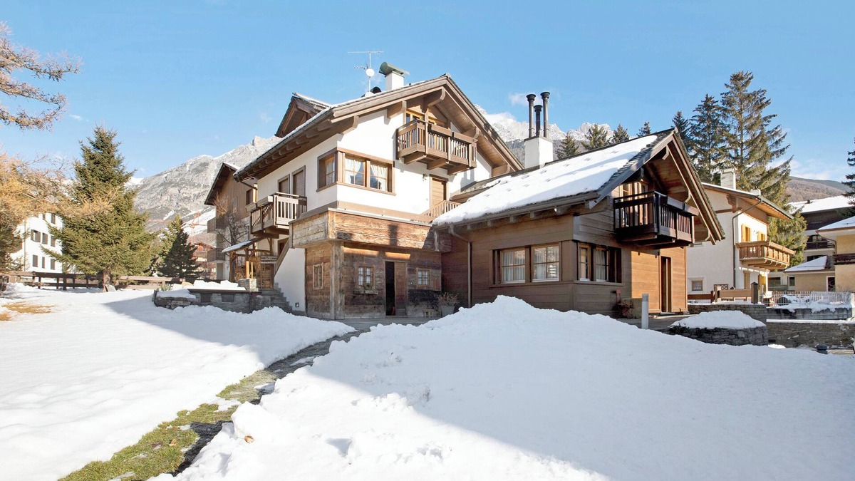 Bormio Apartment | Apartment 'Casa Francesca Maurizio' with Mountain View, Private Garden and Wi-Fi